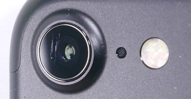 Kính camera bị hỏng thay mới có bị ảnh hưởng gì không?