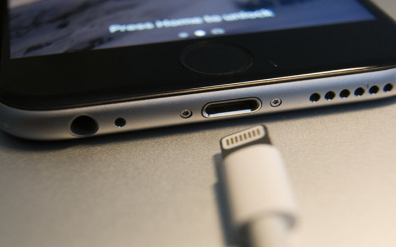 iPhone sạc không vào pin – Nguyên nhân & Cách khắc phục triệt để tại An Tính Mobile