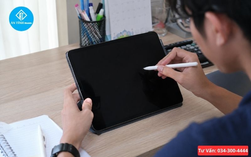 iPad đang dùng bị tắt nguồn khi làm việc