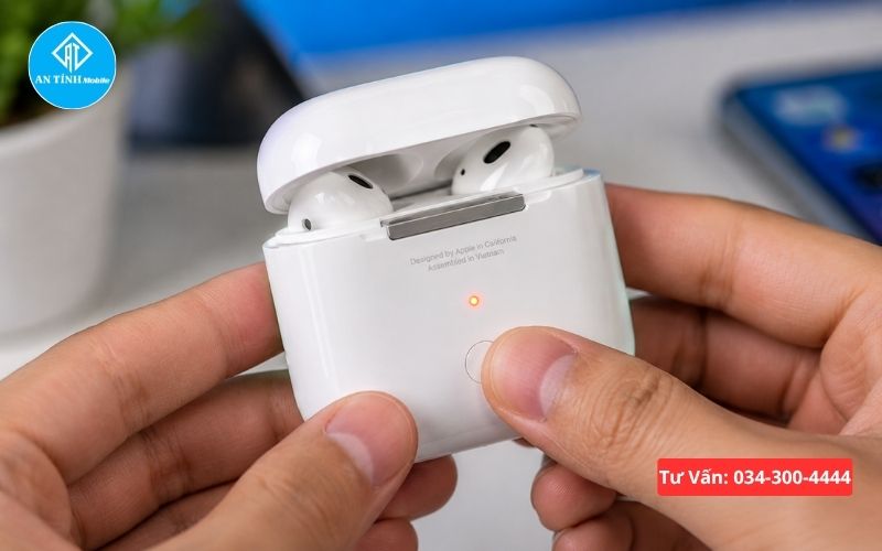 Dấu hiệu AirPods không reset được thể hiện qua đèn LED chỉ báo nhấp nháy màu cam trên hộp sạc