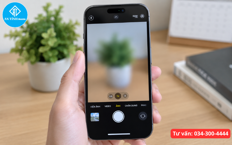 iPhone camera không lấy nét khiến hình ảnh chụp bị mờ nhòe